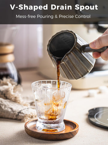 YHOJOY Ergonomic handle provides a comfortable grip for stable pouring.