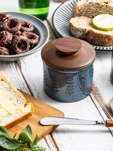 YHOJOY gift-ready blue butter dish suitable for home cooks