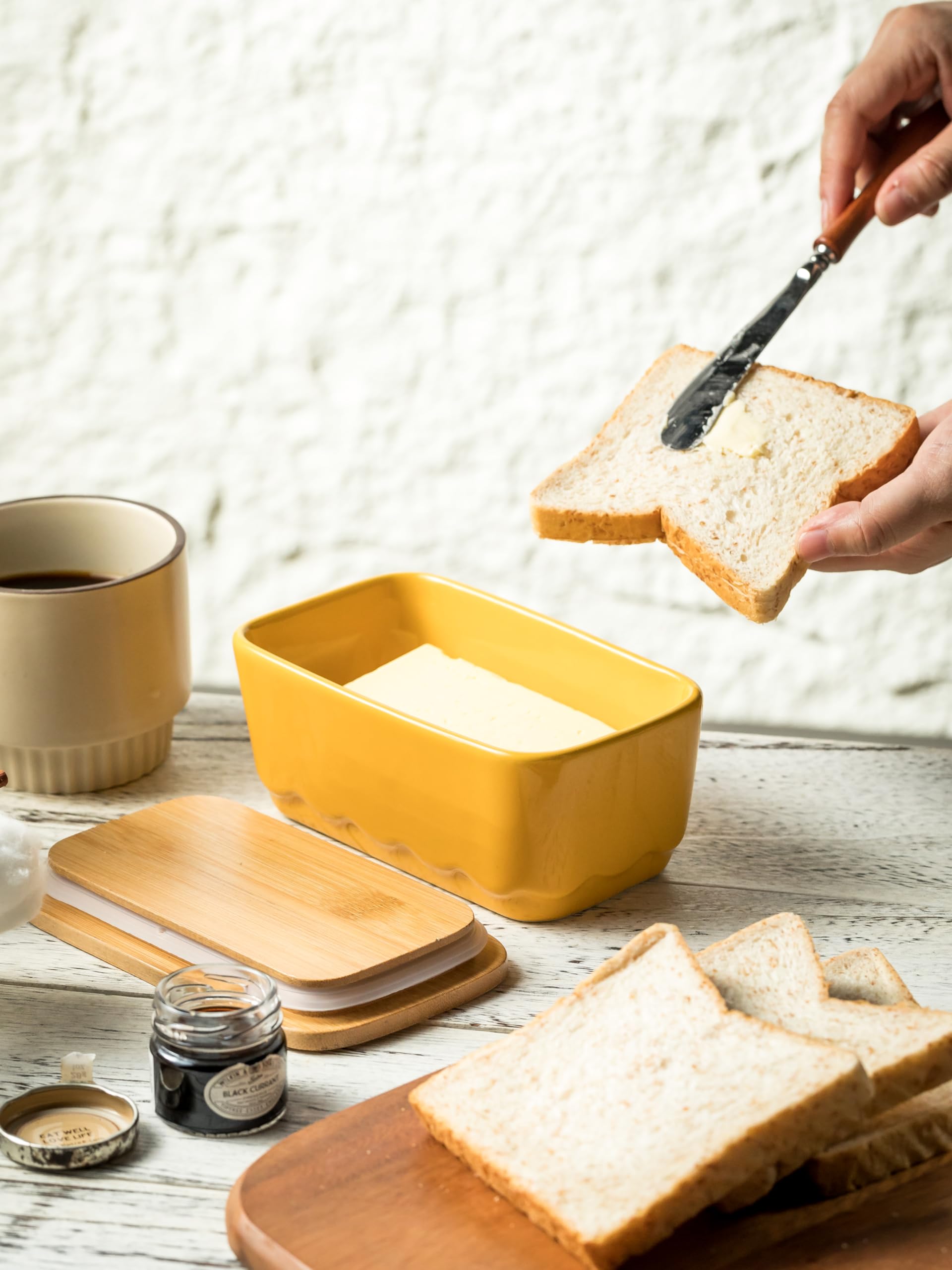 YHOJOY butter dish makes a thoughtful housewarming gift.