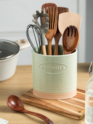 YHOSSEUN dishwasher-safe material simplifies cleanup after meals.