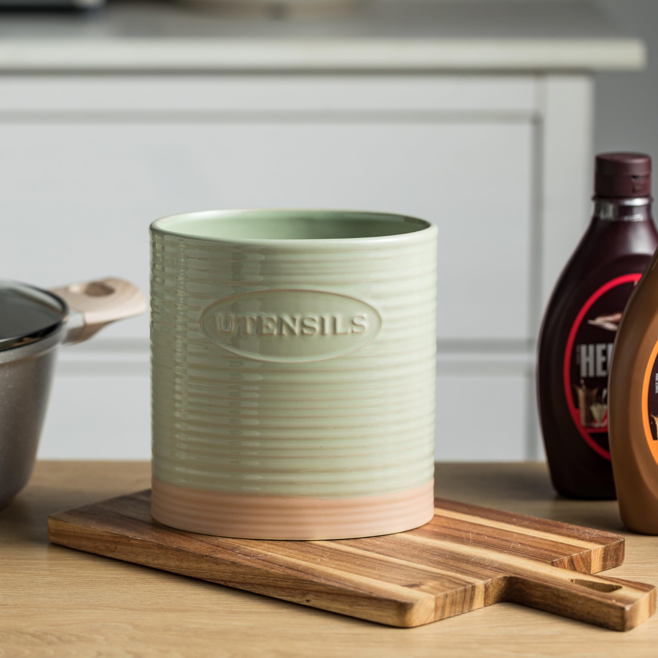 YHOSSEUN makes a thoughtful housewarming or holiday gift.