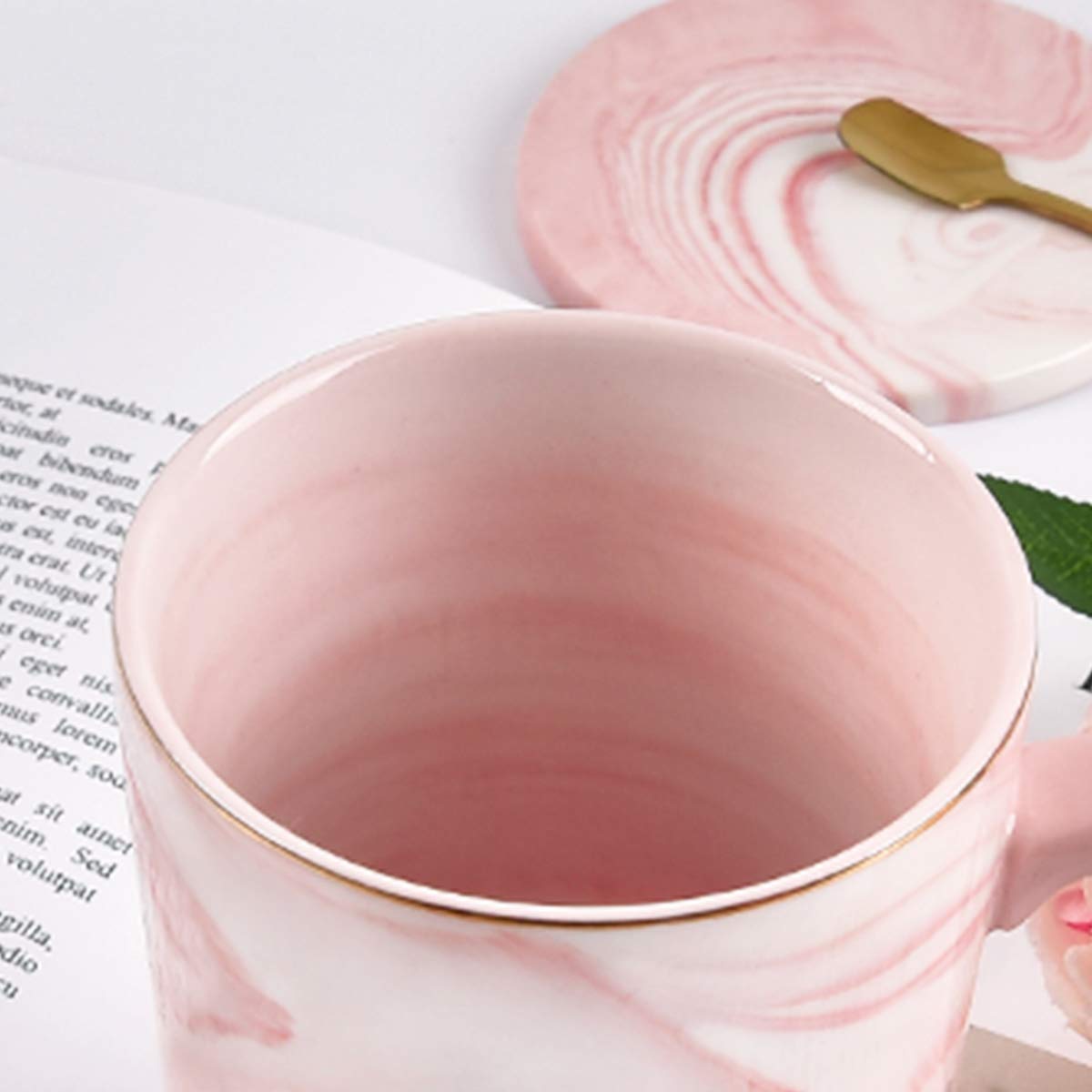 YHRJWN Non-slip base helps prevent spills at home
