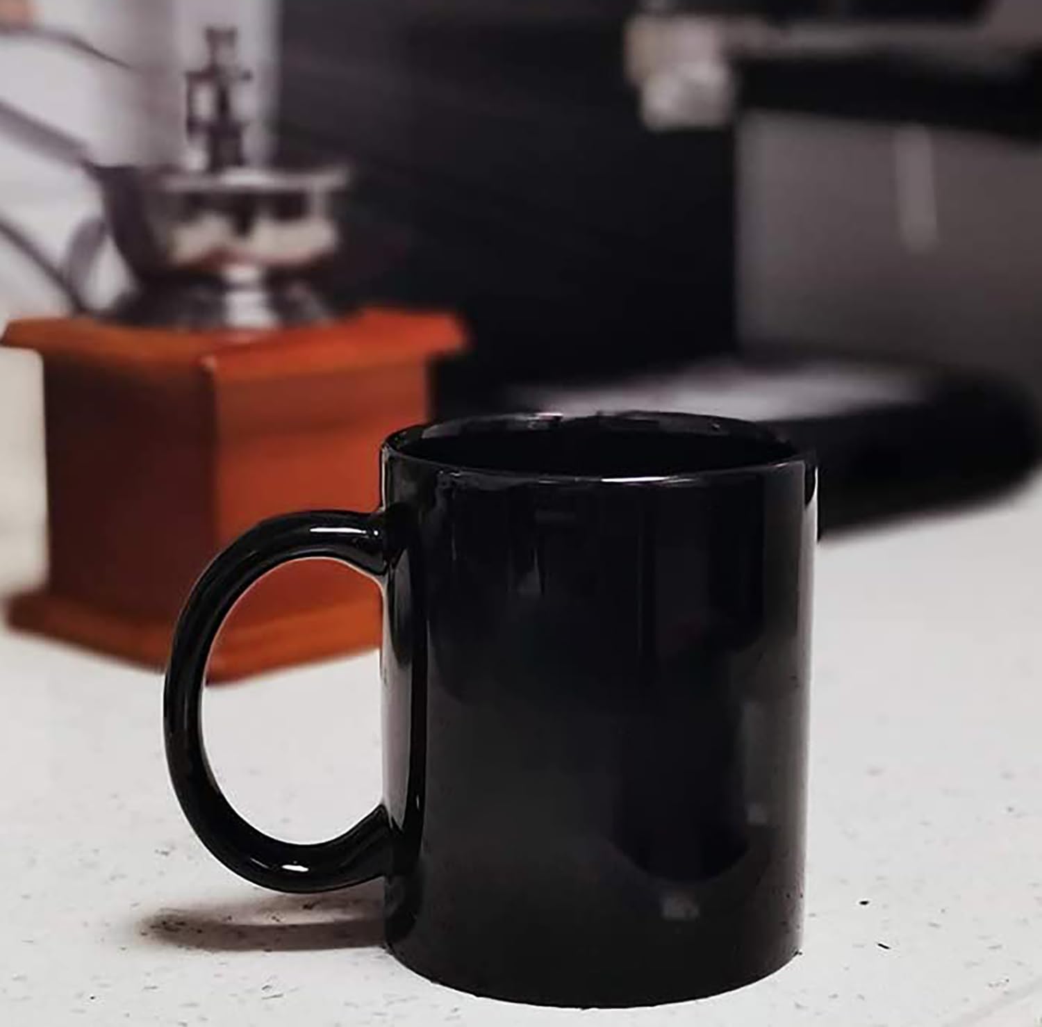 YILIUJIU mug side view suitable for everyday coffee rituals.