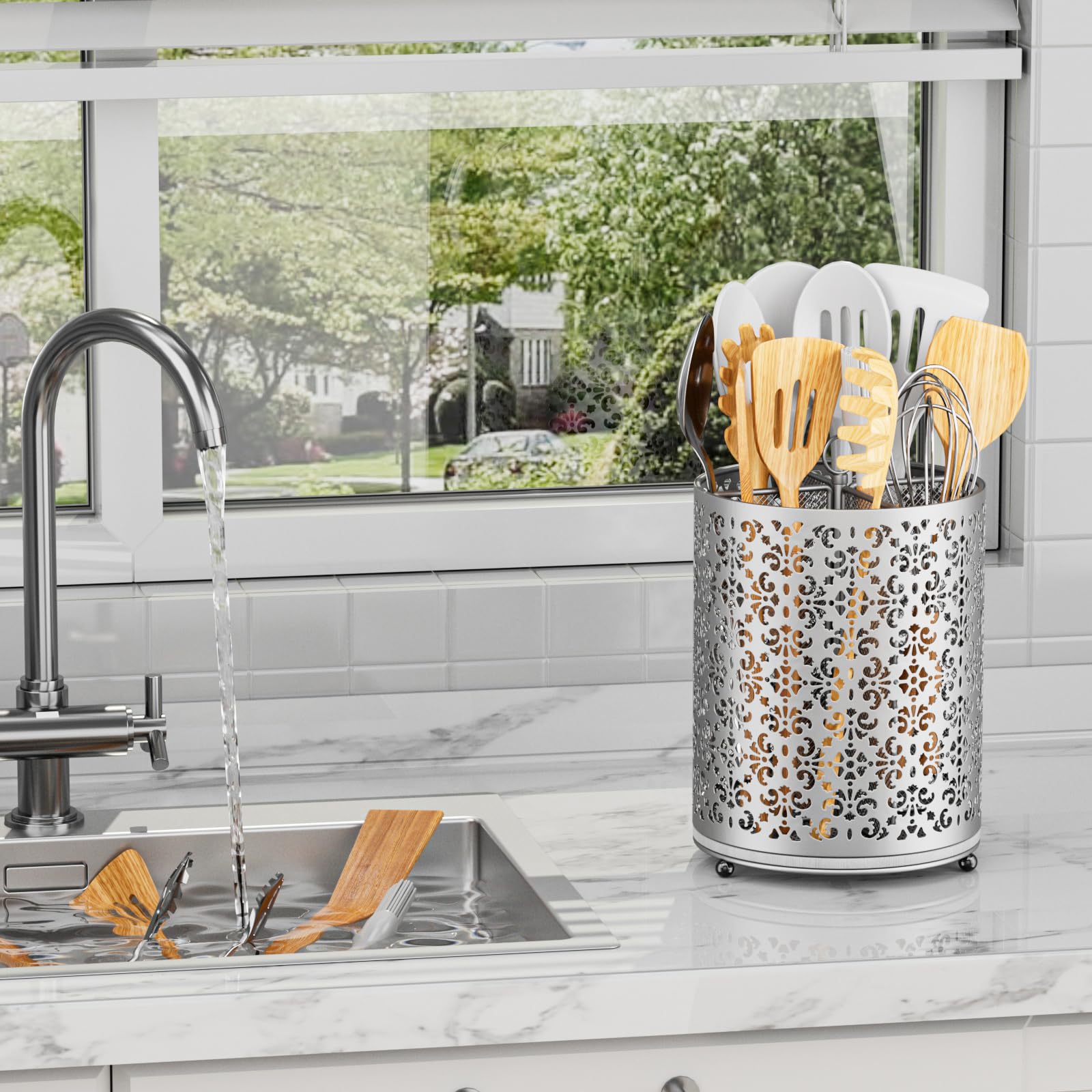 YIUKEA stable weighted base prevents tipping during busy cooking