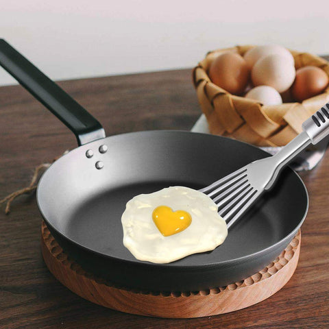 YK GDYORKITCHEN spatula ideal for grilling and frying.
