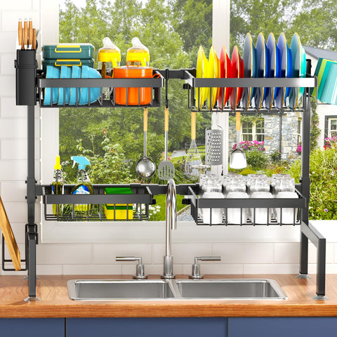 YKLSLH organizes dishes, cups, and cutting boards neatly