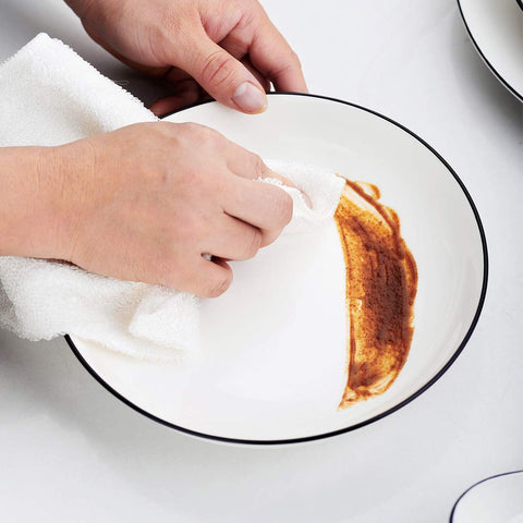 YOLIFE microwave-safe porcelain plate for quick reheats