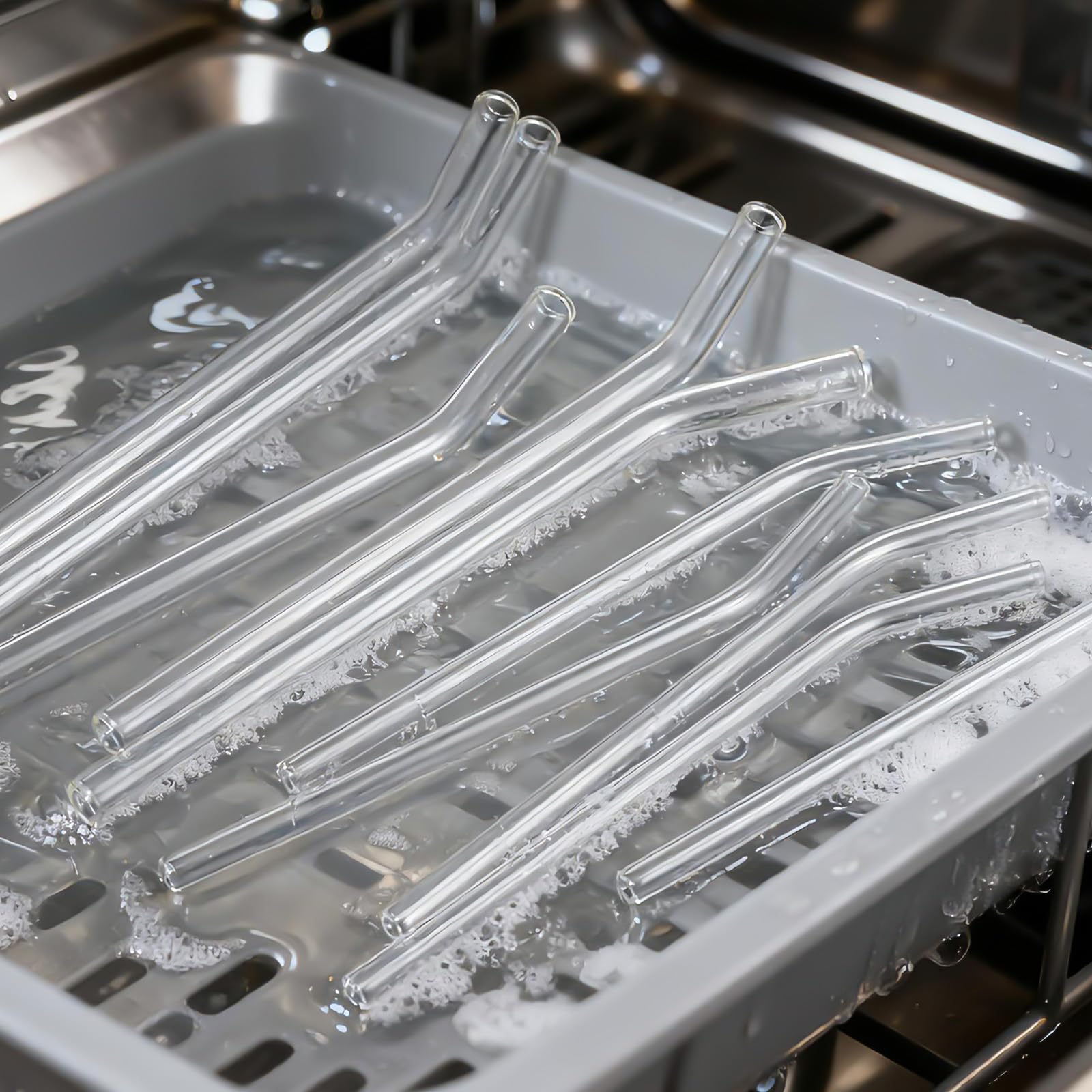 Yomarket sturdy borosilicate glass straw resists temperature changes during tea and cocktails.