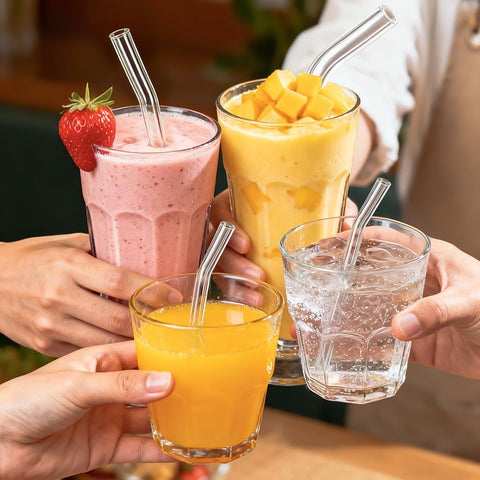 Yomarket glass straw set image highlighting eco-friendly reusable drinking gear.