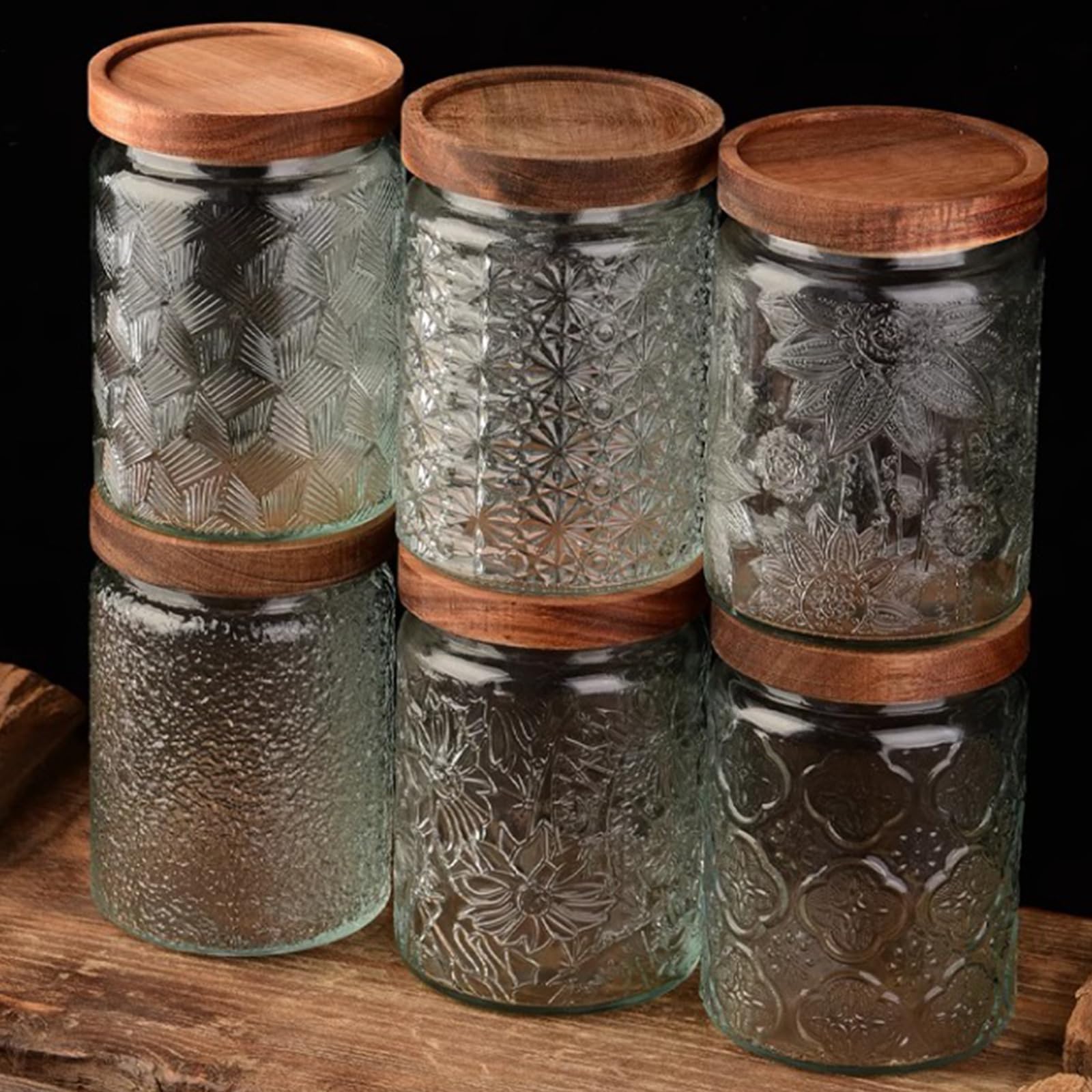 Yoqelt acacia wood lid showcases natural finish and elegance.