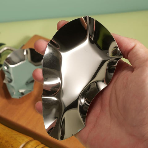 YOQVQOY easy-clean surface simplifies post-meal cleanup