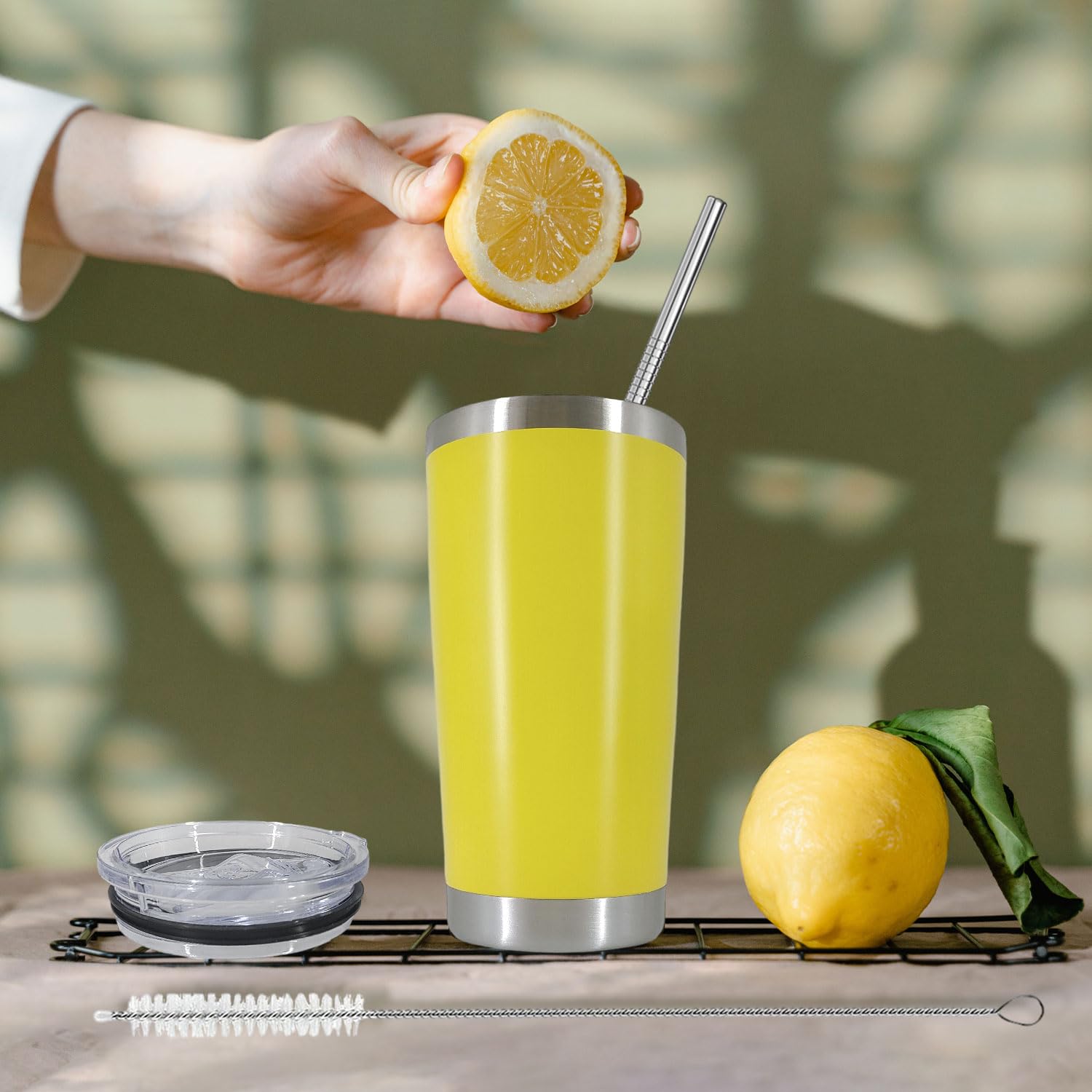 YOUKE OLA car-friendly tumbler fits most cup holders for everyday travel