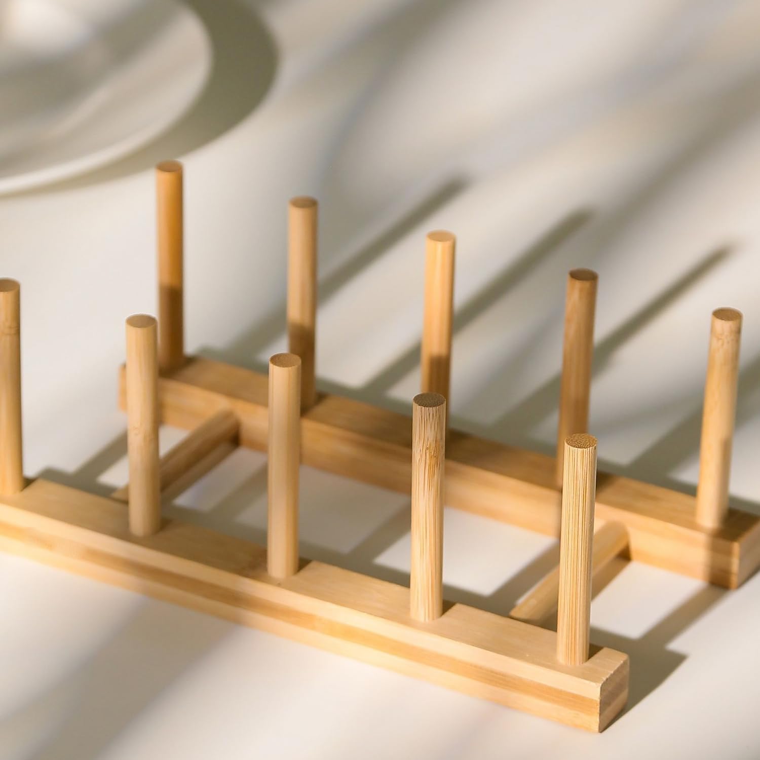 Yuixoseu dish rack stores cups and lids for quick air-drying