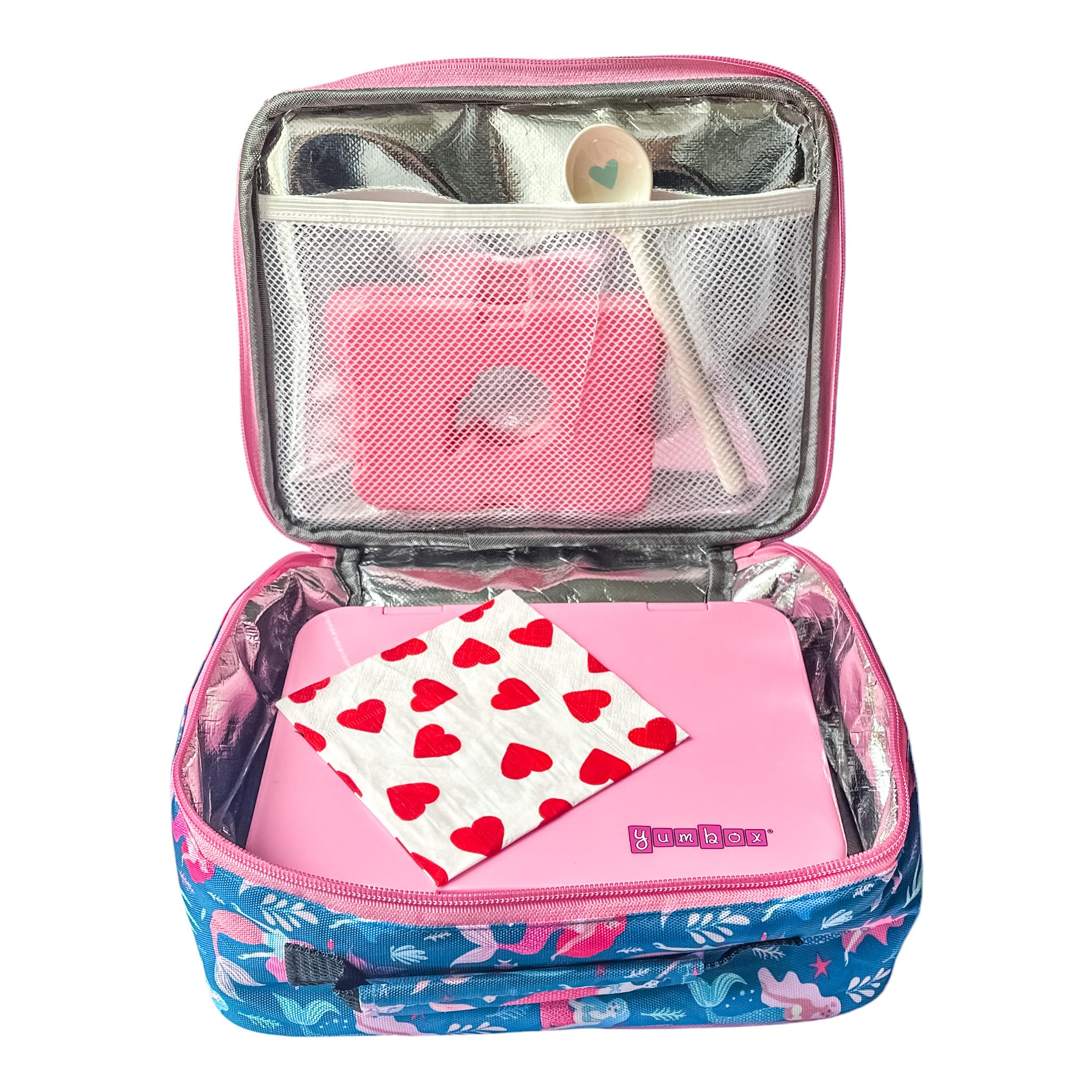 Yumbox Prêt kid-friendly latch makes opening simple for all ages.