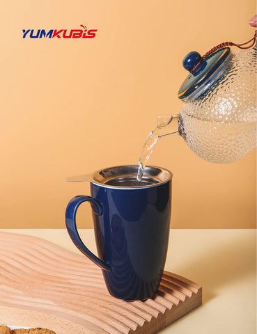 YumKubis sturdy gift packaging protects the mug.