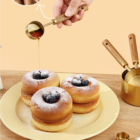Yuzi elegant golden measuring set enhances display in any kitchen.