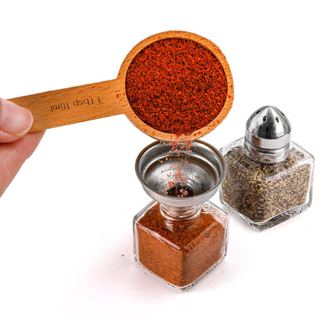ZEAYEA compact 0.5 oz shaker ideal for travel and picnics