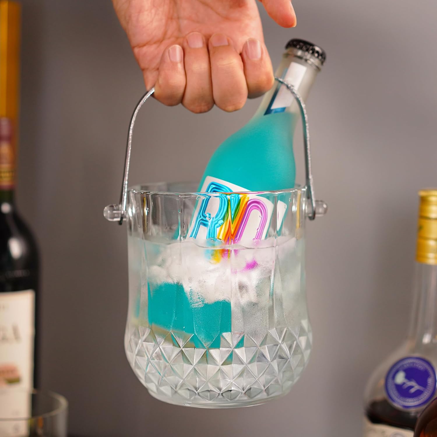 ZEERSHEE portable ice bucket for outdoor entertaining.