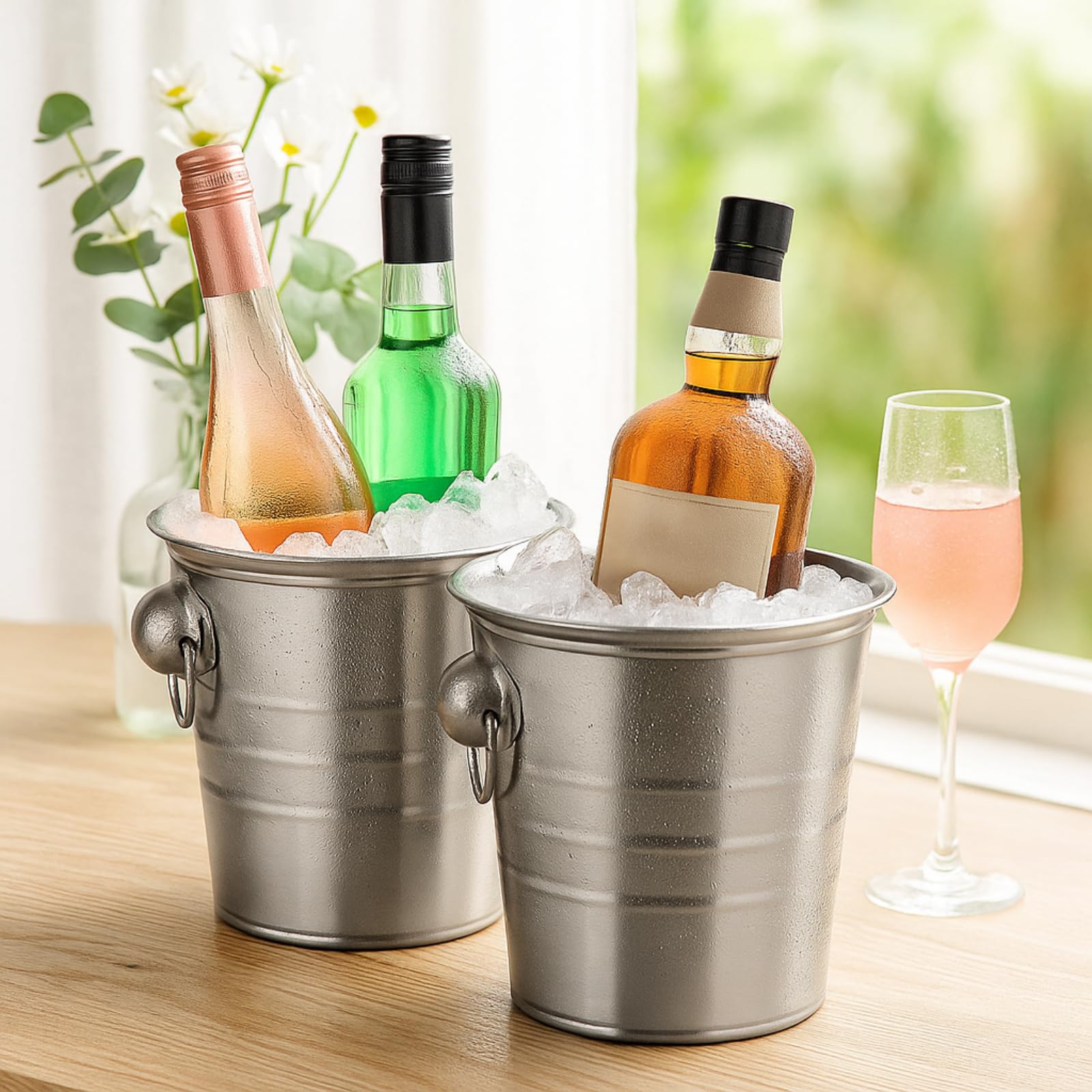 ZENFUN easy-grip handles simplify carrying from table to table.