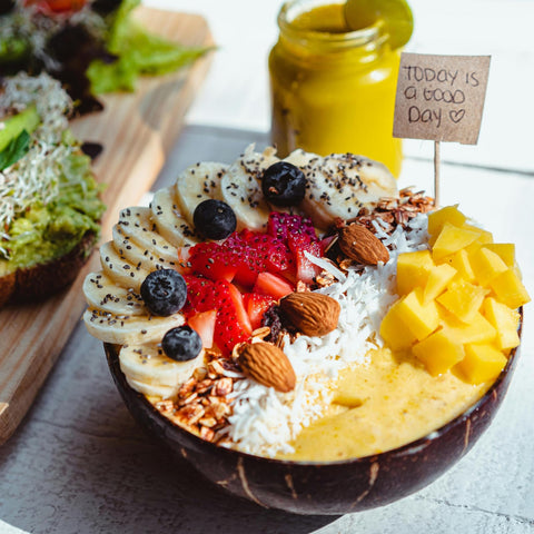 ZENFUN bowls for Buddha bowls, smoothie bowls and desserts display.