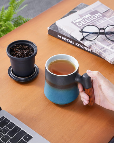 ZENS gradient blue tea cup with wooden handle for comfortable, cool to touch sipping
