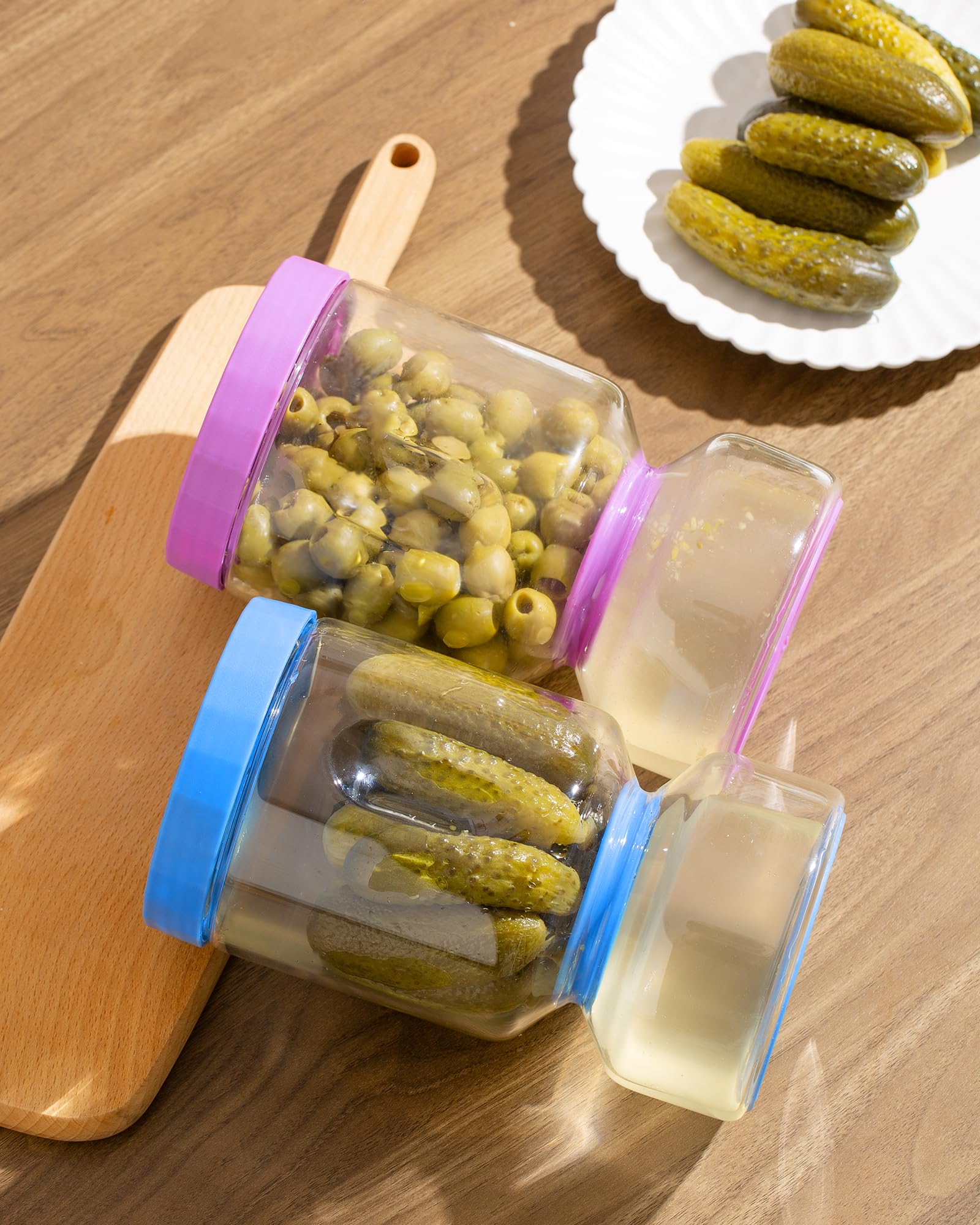 ZENS borosilicate glass body offers durability and fridge safety.