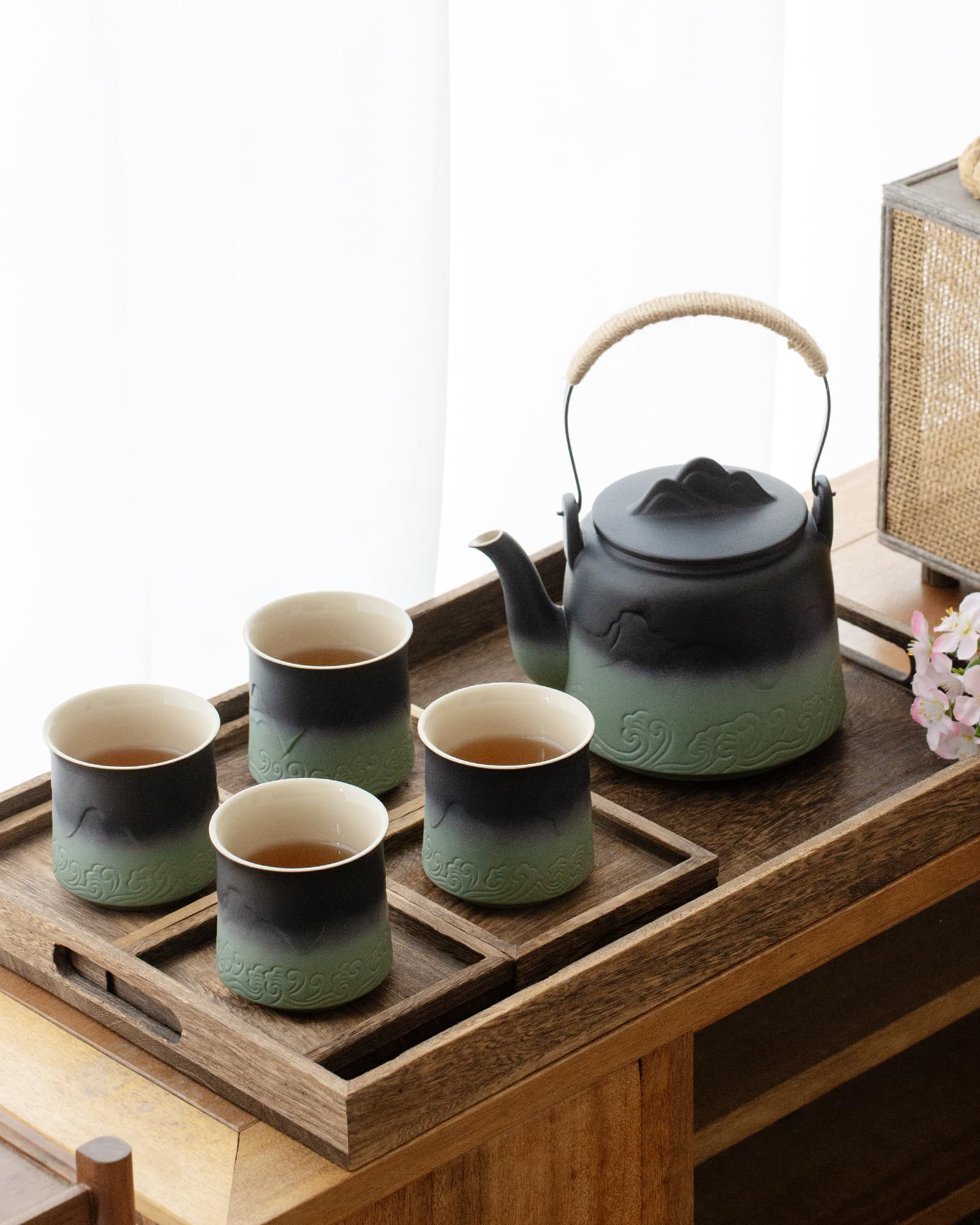 ZENS lead- and cadmium-free ceramic supports safe everyday tea.