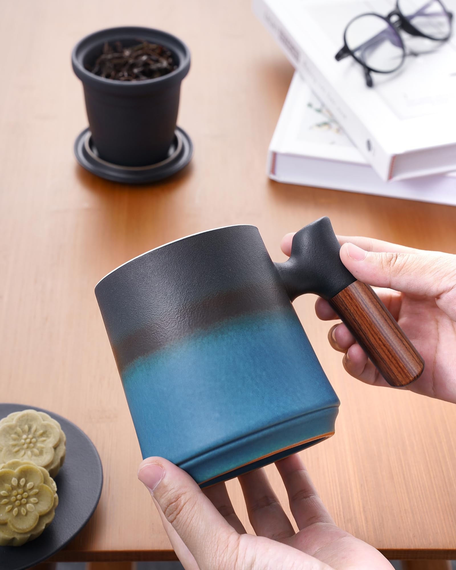 ZENS wooden handle ergonomic grip enhances comfortable daily tea use
