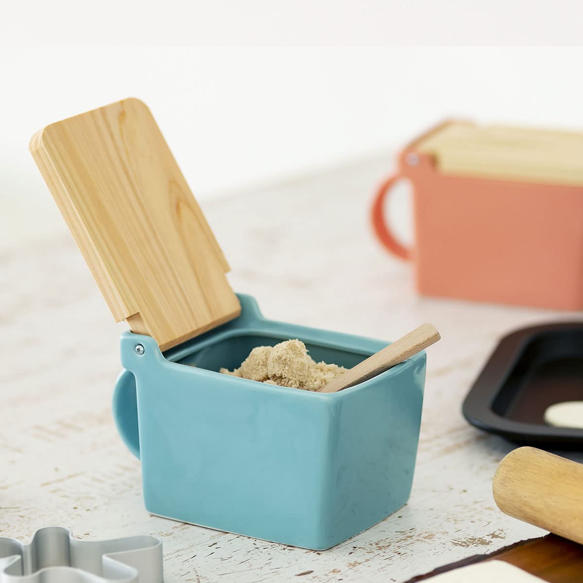 ZERO JAPAN Bee House Hinoki lid close-up highlights sustainable lid.