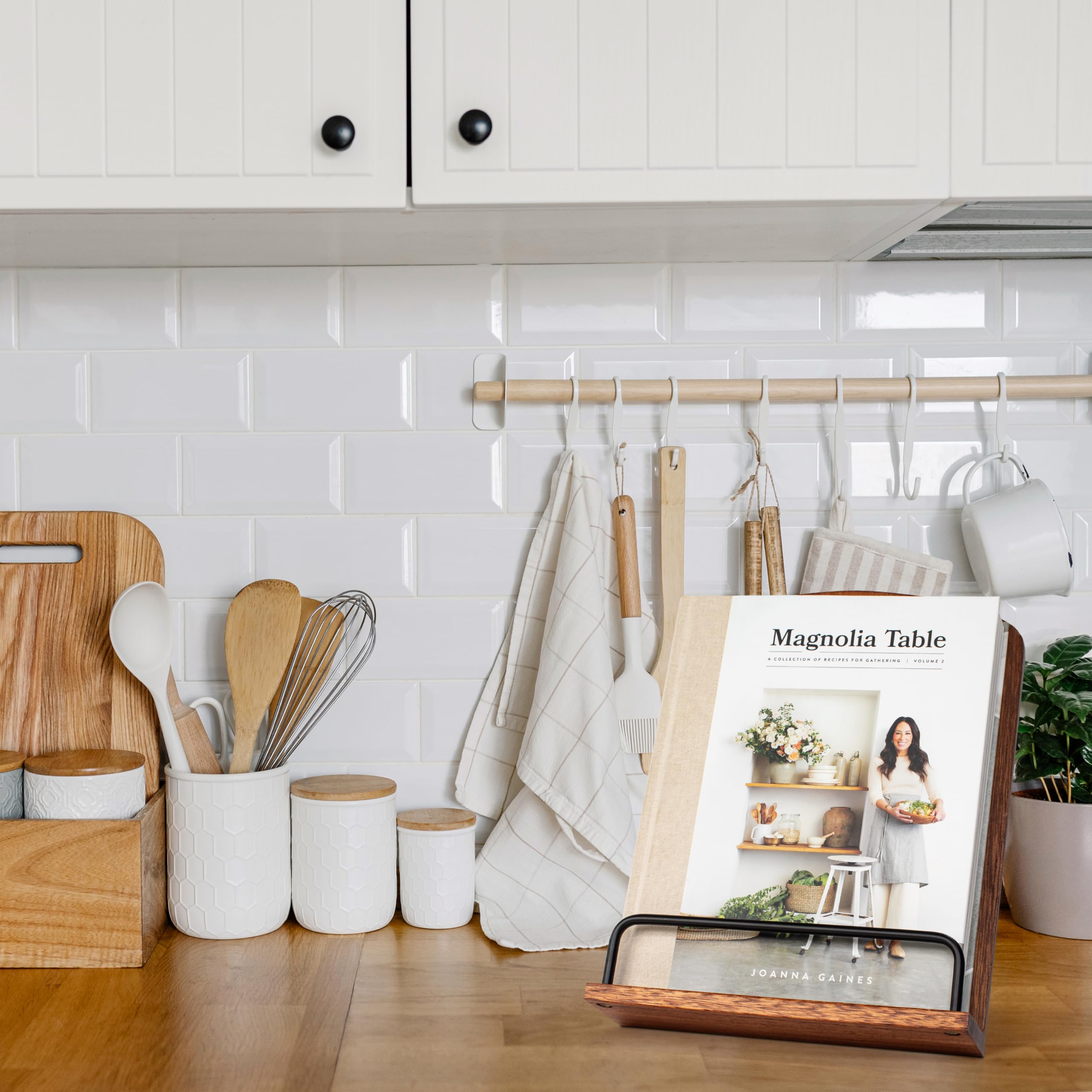 ZICOTO kitchen stand features a modern metal rod for stylish support.
