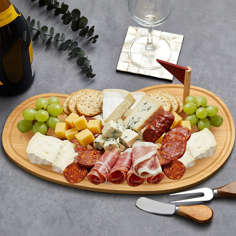 Ziliny golf course silhouette plate adds decorative flair for gatherings