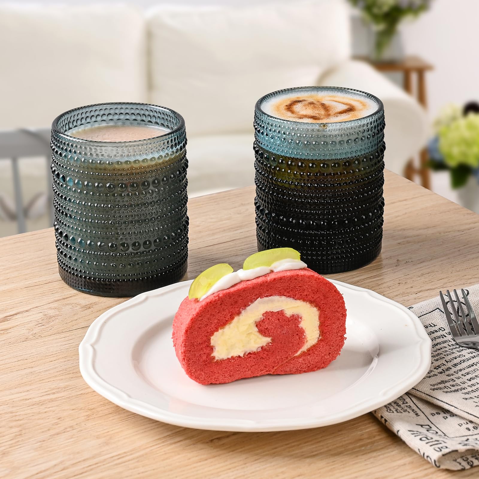 ZMOWIPDL retro-style glassware with non-slip grip for confident handling.