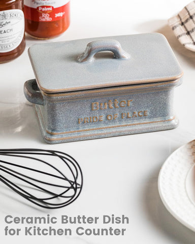 Zoeeker dual-handle butter dish for secure grip when moving from fridge.
