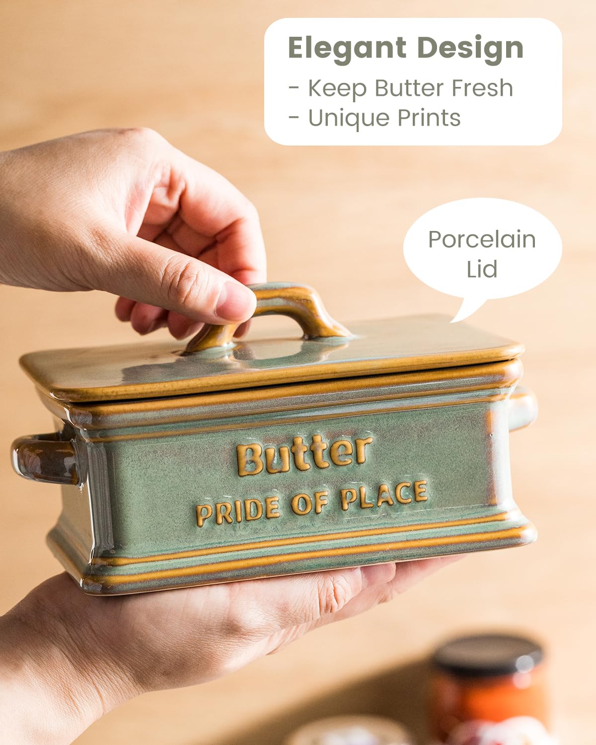 Zoeeker ceramic lid with built-in handles for easy lifting.