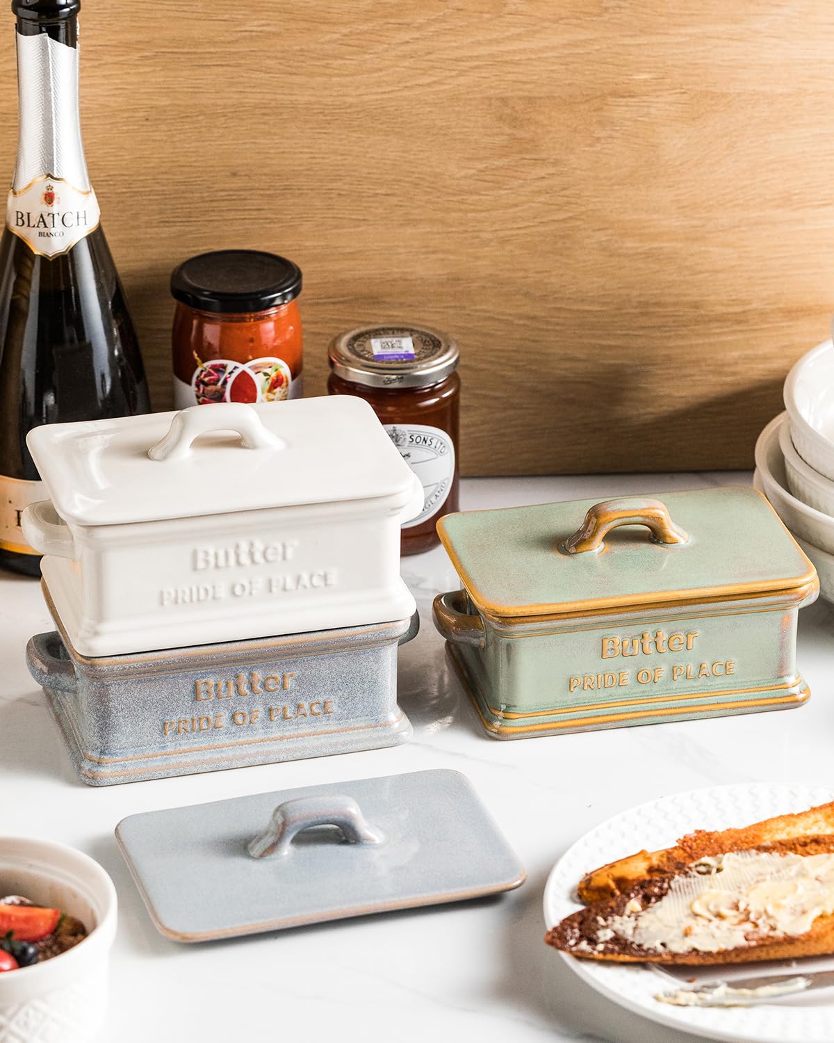 Zoeeker lidded butter dish for serving at gatherings