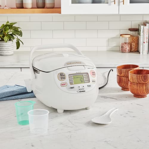 Detachable inner lid on Zojirushi NS-ZCC10 for easy cleaning.