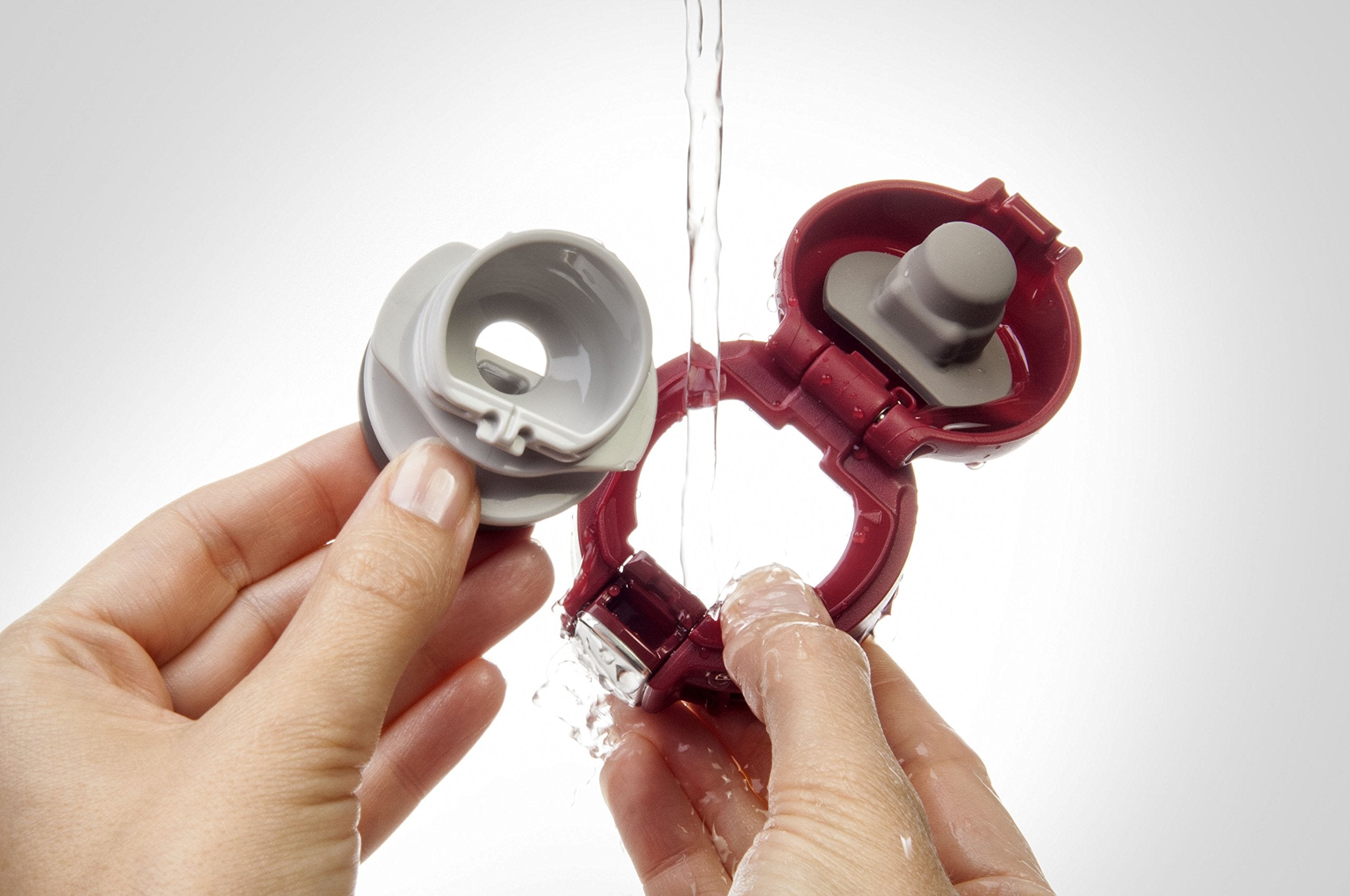 Zojirushi flip-open lid with air vent allows smooth pouring with minimal spills