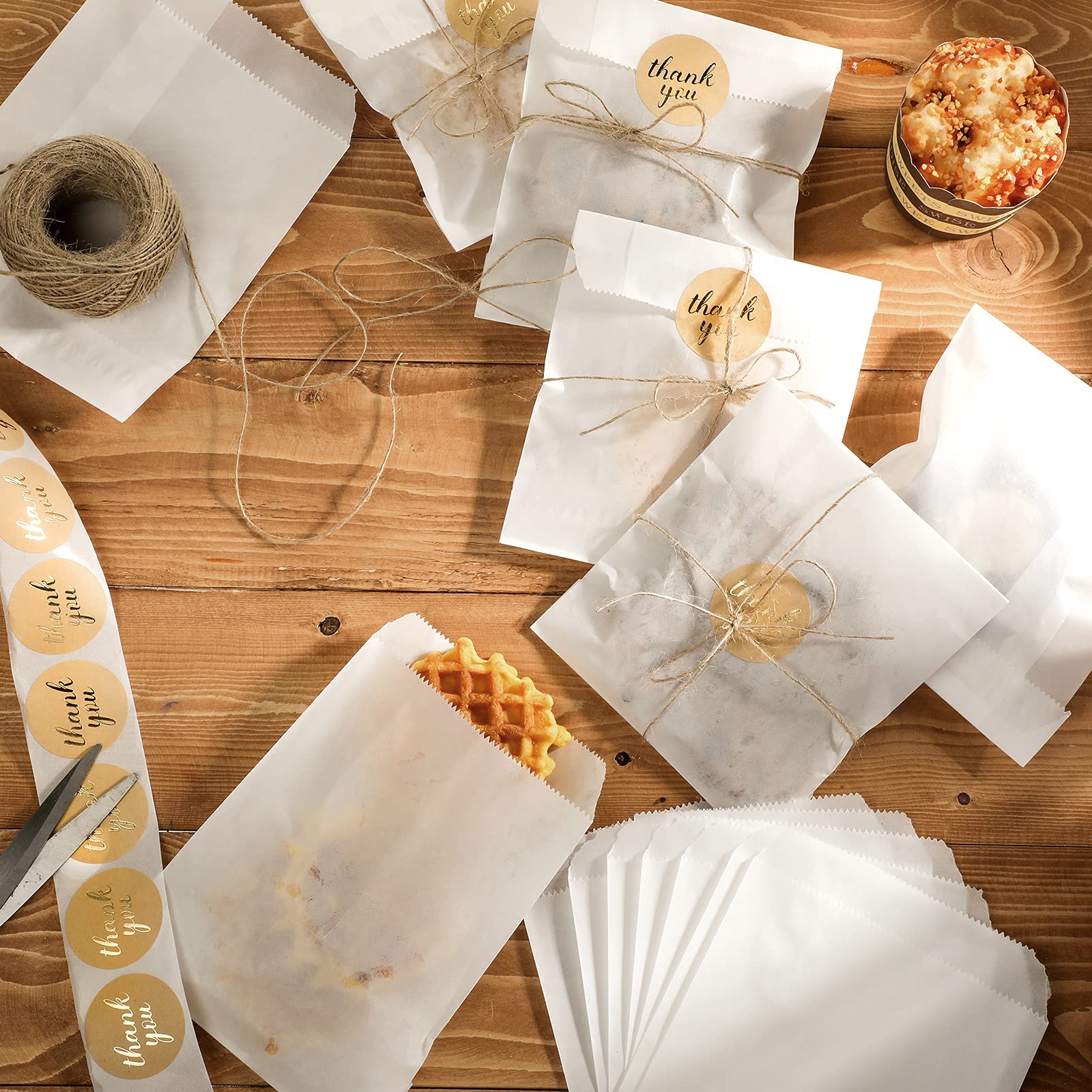 Zonon durable wax paper packaging keeps snacks fresh and tear-resistant.