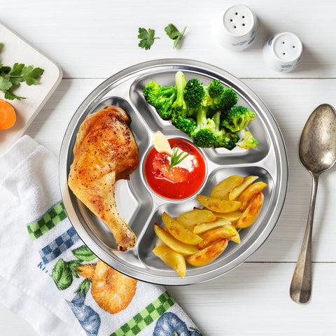 ZOOFOX camping plate set, ideal for picnics and outdoor meals.