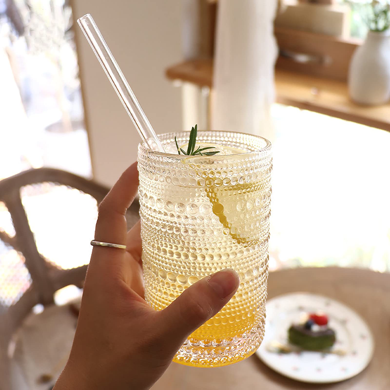 ZOOFOX six-piece set adds vintage charm to entertaining and daily meals.