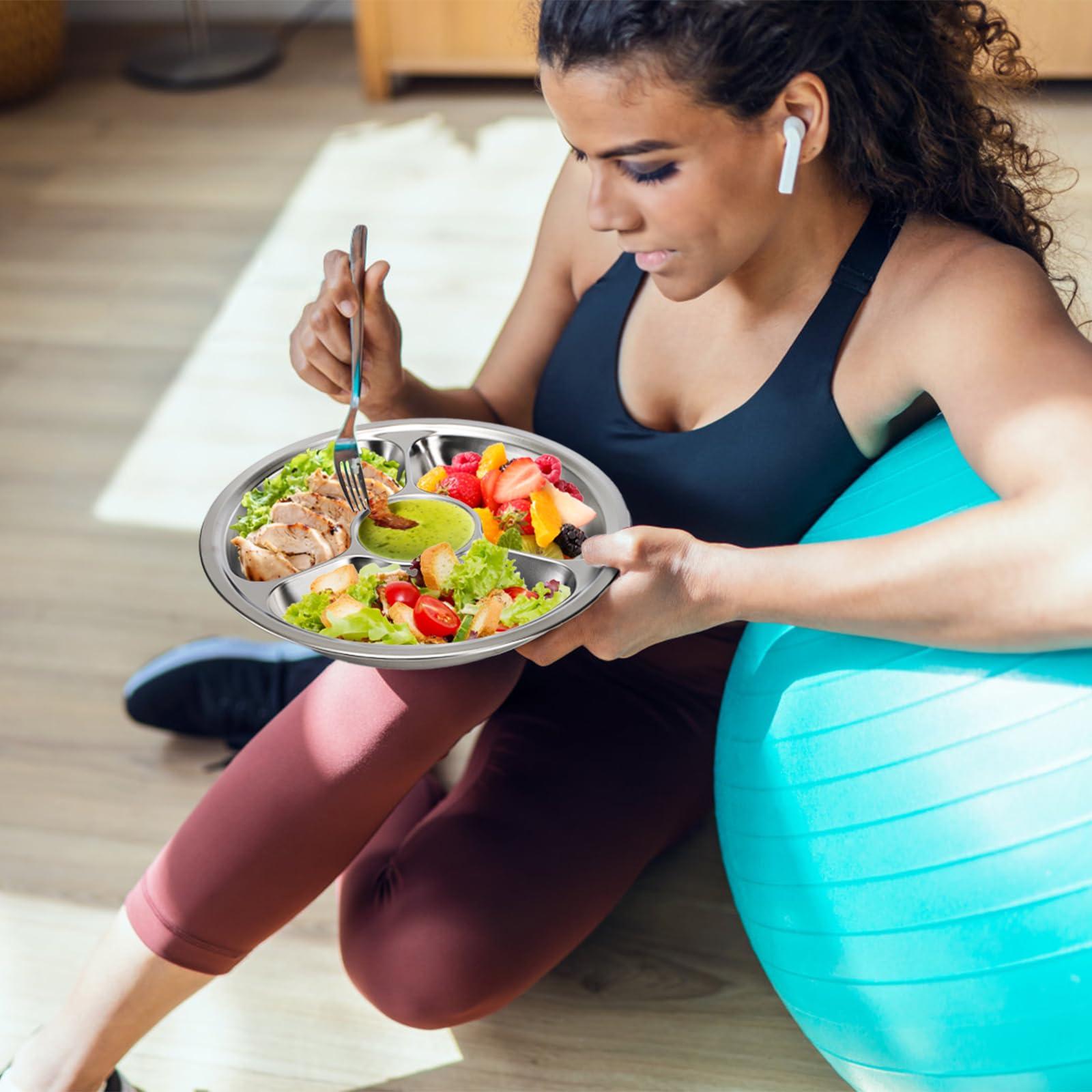 ZOOFOX deep-divided plate design helps prevent spills during meals.
