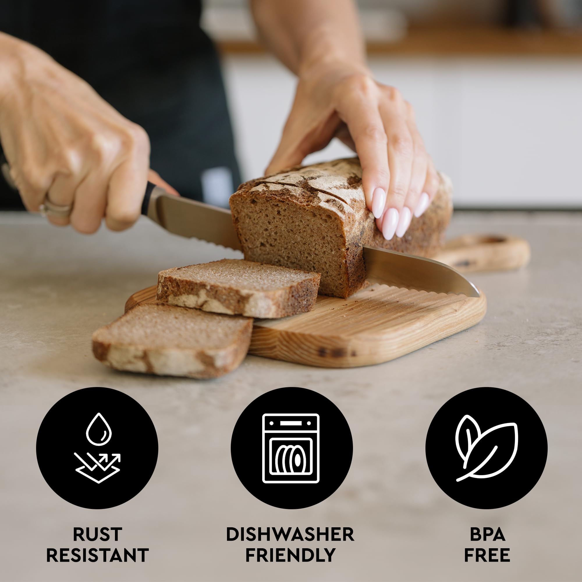 Zulay Kitchen bread knife suitable for left and right handed users.