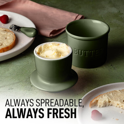 Zulay Kitchen butter knife included for smooth spreading on bread.