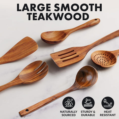 Zulay Kitchen salad fork with broad tines for easy mixing.