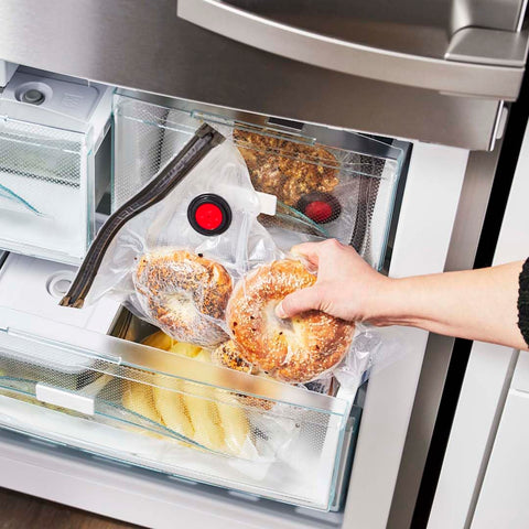 ZWILLING Fresh & Save bags with easy-zip seal prevents spills