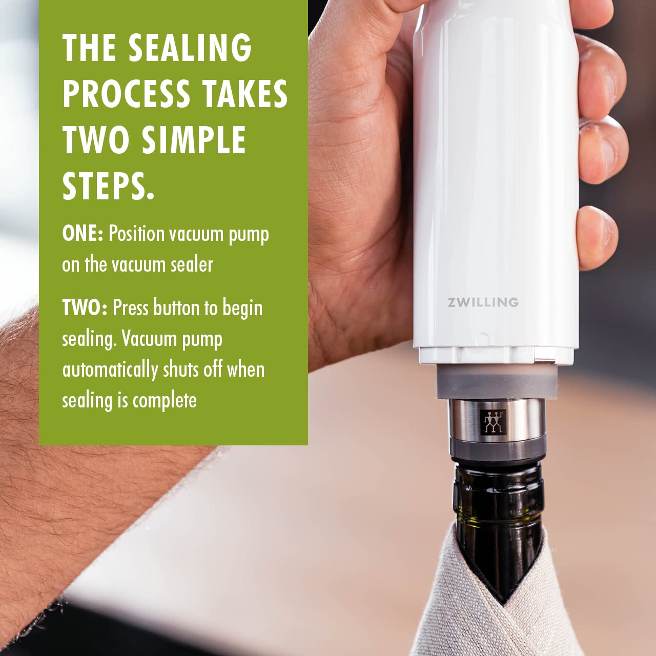 ZWILLING Fresh & Save bottle-cap close-up, preserves aromas and flavors after uncorking.