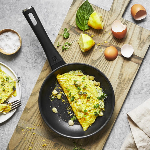 ZWILLING Madura Plus granite nonstick coating close-up highlighting smooth release.