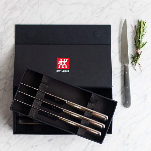 ZWILLING Porterhouse knives in black presentation case ideal for gifting.