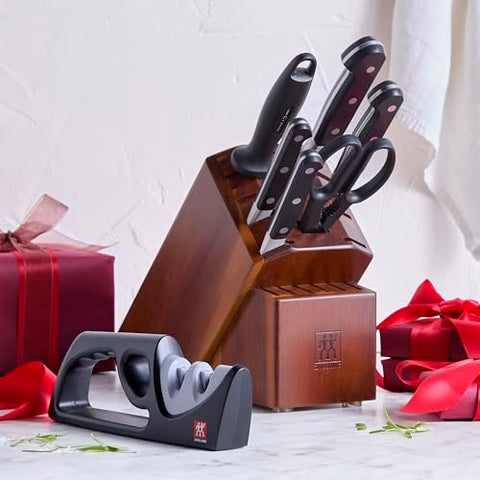 ZWILLING Pro full-tang design delivers balance and durability