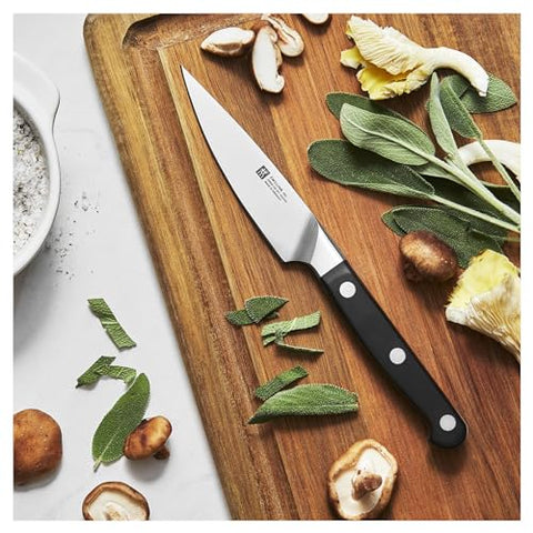 Zwilling Pro original paring knife handle grip demonstrating fatigue-free control during prep